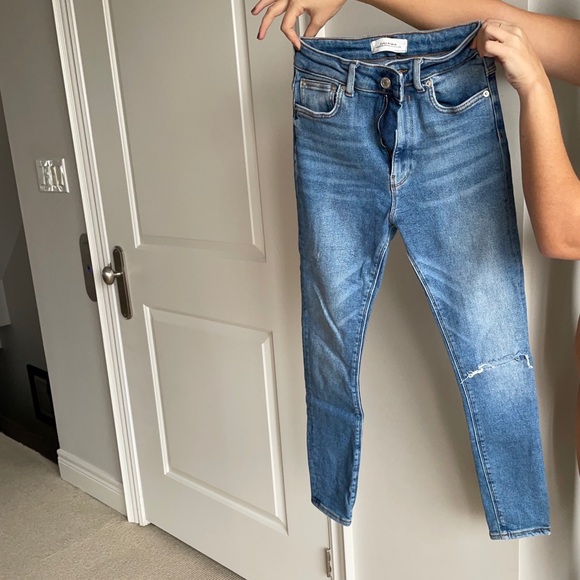 Zara Blue Wash Distressed Skinny Jeans Size 4